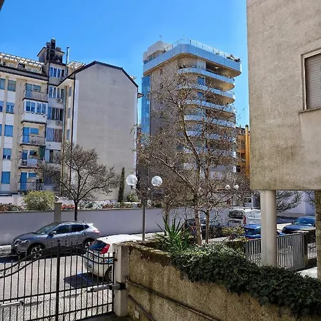 Cardellino, Piccolo E Accogliente Dietro La Holiday home *