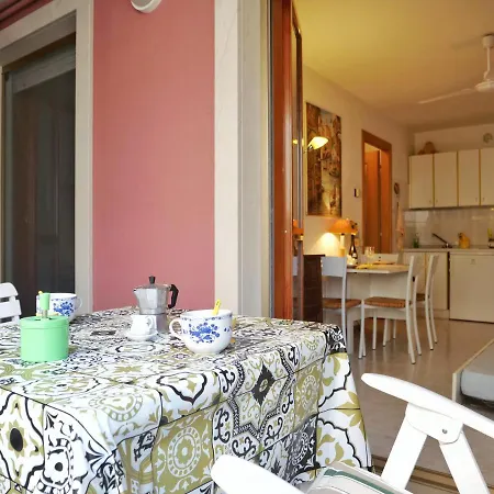 Holiday home Cardellino, Piccolo E Accogliente Dietro La Grado