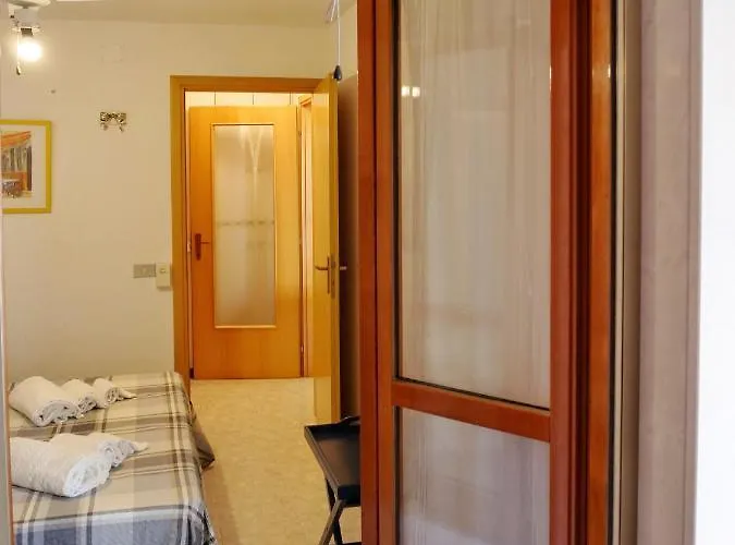 Cardellino, Piccolo E Accogliente Dietro La بيت للعطل *