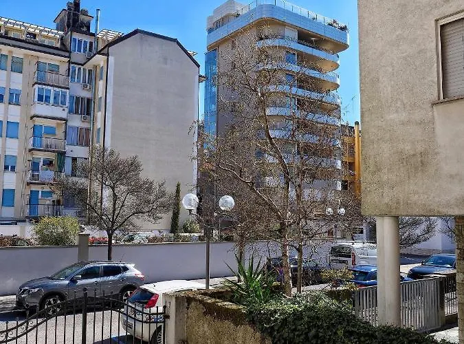 Cardellino, Piccolo E Accogliente Dietro La بيت للعطل *