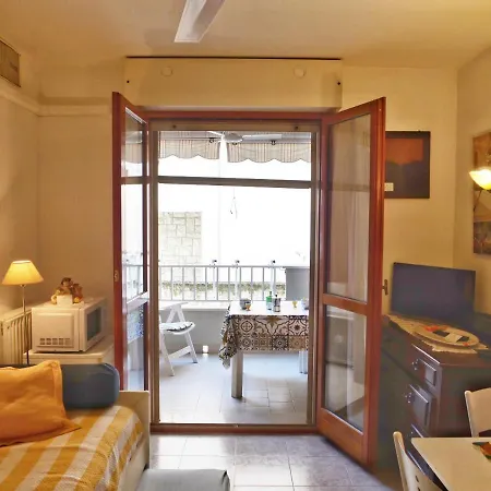 Holiday home Cardellino, Piccolo E Accogliente Dietro La *