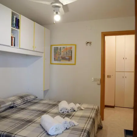Feriehus Cardellino, Piccolo E Accogliente Dietro La *