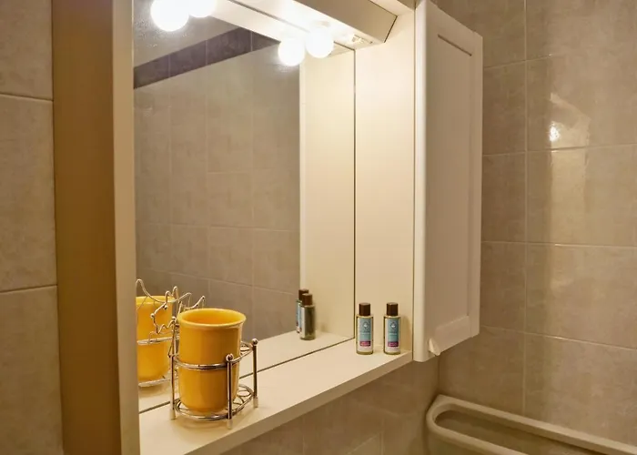 Nyaraló Cardellino, Piccolo E Accogliente Dietro La *