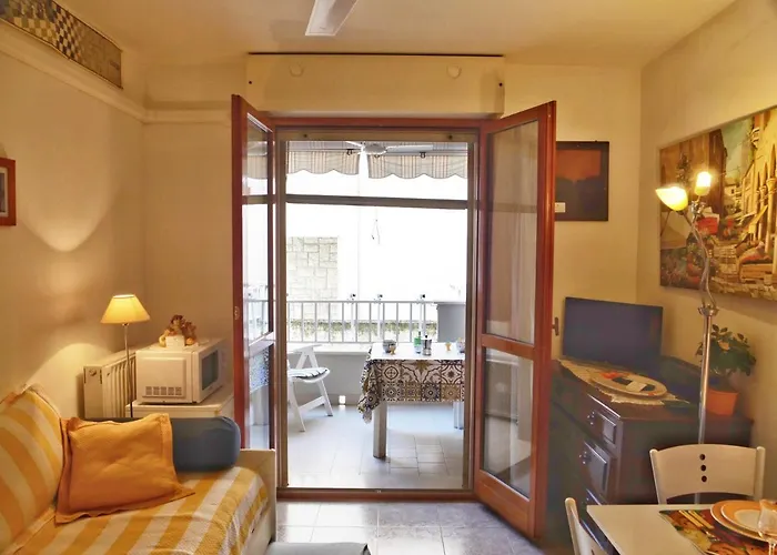 Holiday home Cardellino, Piccolo E Accogliente Dietro La *