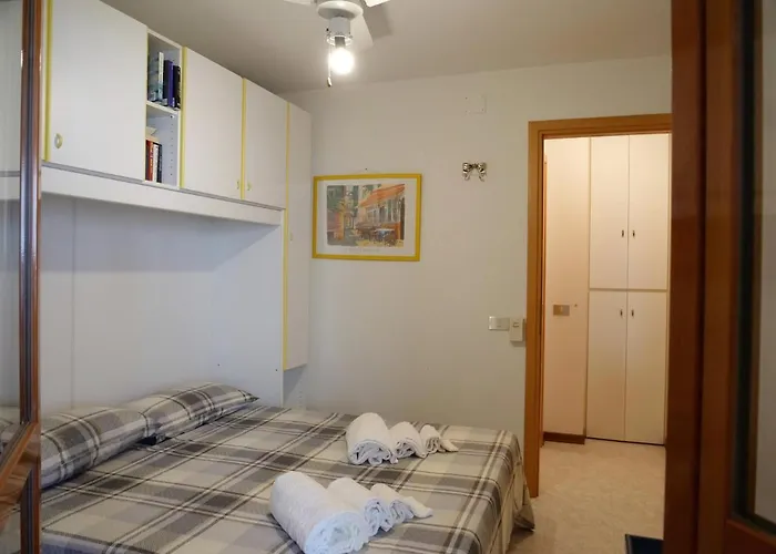 Holiday home Cardellino, Piccolo E Accogliente Dietro La *